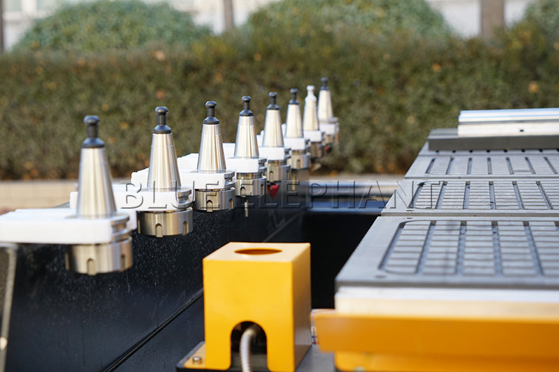 1325-Linear-4-Axis-with-Rotary-CNC-Machine3