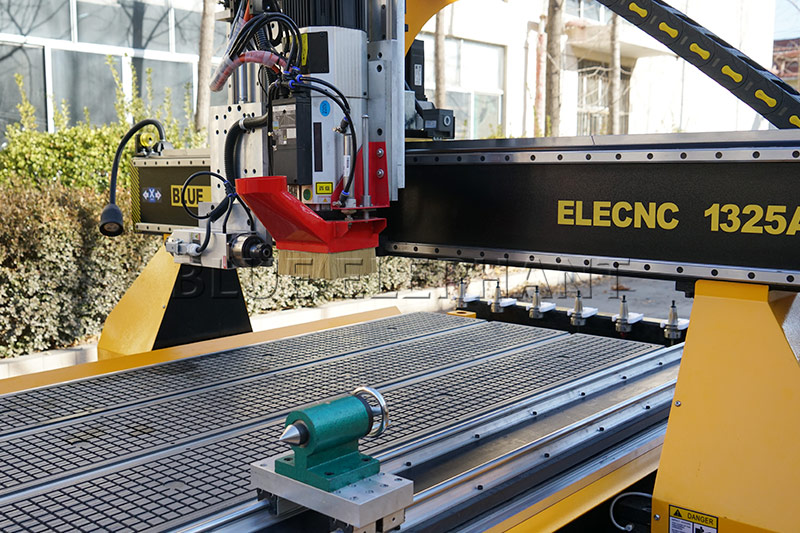 1325-Linear-4-Axis-with-Rotary-CNC-Machine4.j