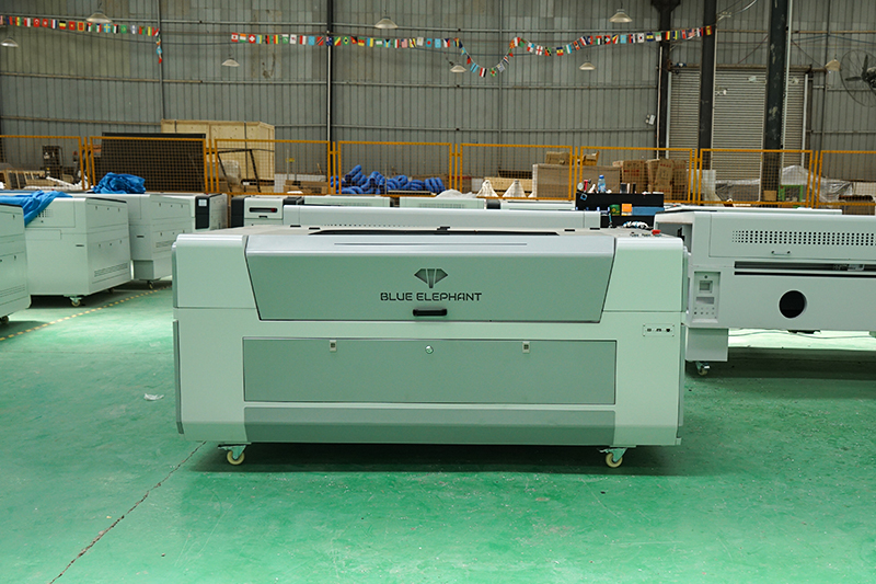 1390-two-head-co2-laser-cutter-4
