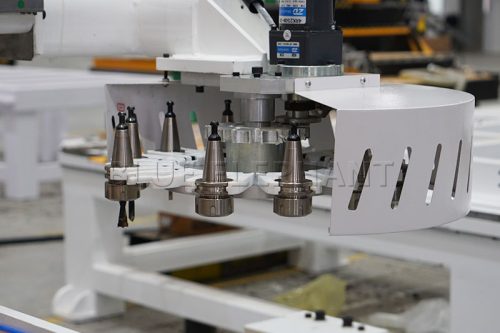 3axes-Carousel-ATC-CNC-Machining-Center-for-wood-with-2-Saws4