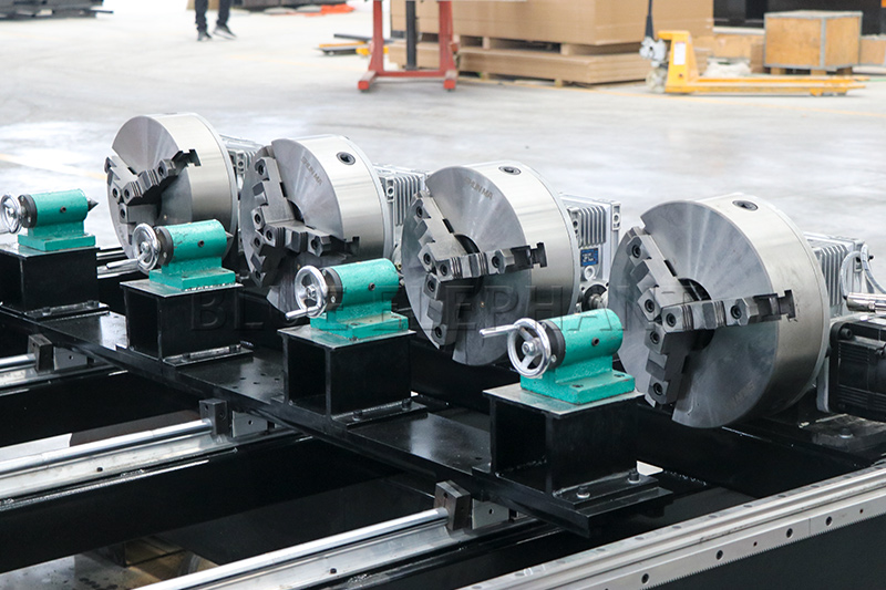 4-Spindle-CNC-Router-with-4-Rotary-Devices-with-DSP-B18-control-system3