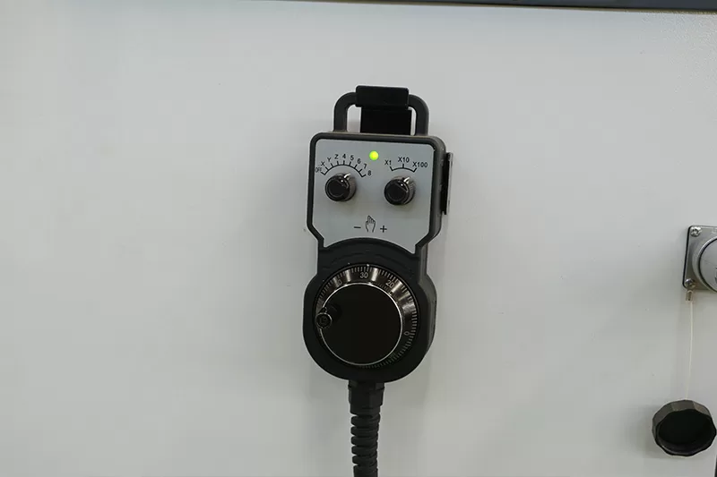 5-Axis-Router-with-Automatic-Tool-Change-4