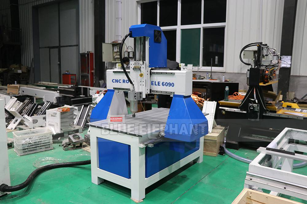 6090-Mini-Desktop-3-axis-CNC-wood-router2