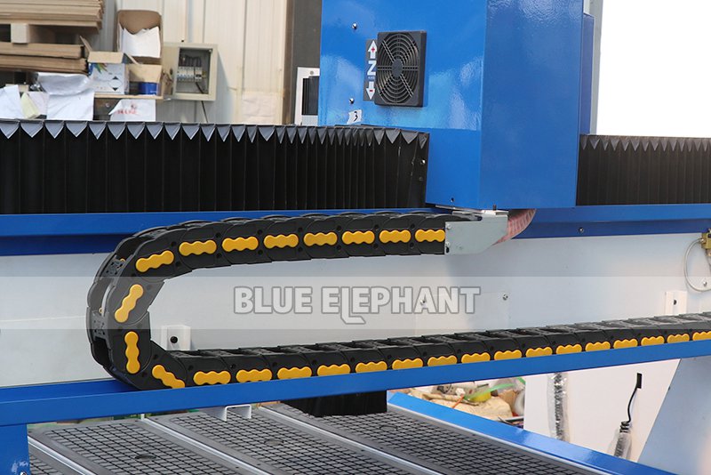 detail-for-customized-size-1325-atc-cnc-wood-cutting-machine-8